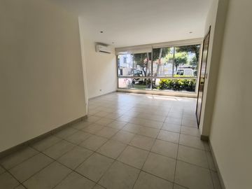ALQUILO - DEPARTAMENTO PLANTA BAJA - 2 DORMITORIOS 2 BAÑOS - SALA COMEDOR - COCINA - DORMITORIO SERVICIO - ÁREA SOCIAL