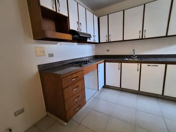 ALQUILO - DEPARTAMENTO PLANTA BAJA - 2 DORMITORIOS 2 BAÑOS - SALA COMEDOR - COCINA - DORMITORIO SERVICIO - ÁREA SOCIAL