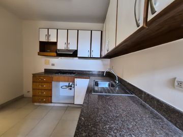 ALQUILO - DEPARTAMENTO PLANTA BAJA - 2 DORMITORIOS 2 BAÑOS - SALA COMEDOR - COCINA - DORMITORIO SERVICIO - ÁREA SOCIAL