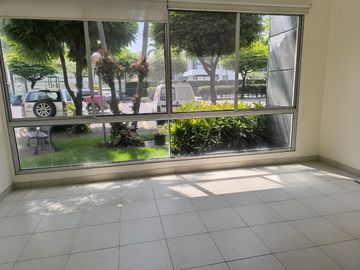 ALQUILO - DEPARTAMENTO PLANTA BAJA - 2 DORMITORIOS 2 BAÑOS - SALA COMEDOR - COCINA - DORMITORIO SERVICIO - ÁREA SOCIAL