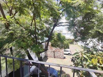 CENTRO RENTA OFICINA 138M2  EN PLANTA ALTA CON 4 PRIVADOS