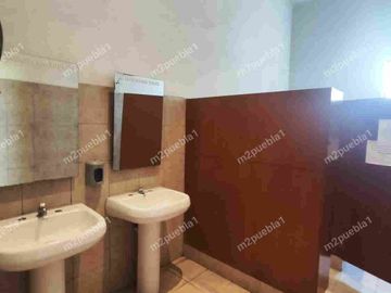 CENTRO RENTA OFICINA 138M2  EN PLANTA ALTA CON 4 PRIVADOS