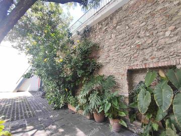 CENTRO RENTA OFICINA 138M2  EN PLANTA ALTA CON 4 PRIVADOS