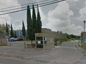 CASA DE DOS NIVELES EN VENTA, ENTREGA INMEDIATA