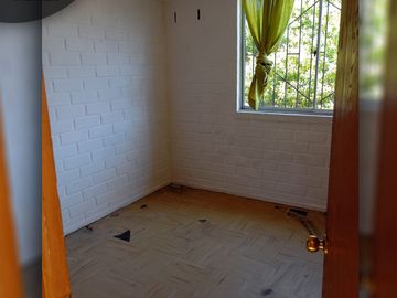 Se Vende Casa Con Amplio Patio En Villa Paraíso, Quillota
