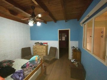 CASA DE DOS DORMITORIOS - PARQUE AL FONDO - EXCELENTE UBICACIÓN
