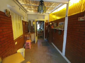CASA DE DOS DORMITORIOS - PARQUE AL FONDO - EXCELENTE UBICACIÓN