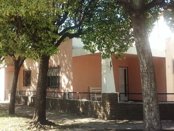 CASA EN ESQUINA