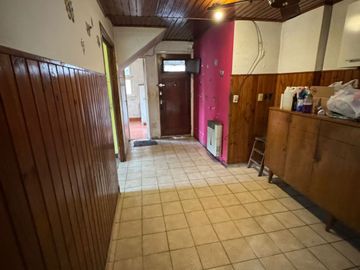 PH en Villa Martelli – ¡Oportunidad para reciclar, con Entrada Independiente!
