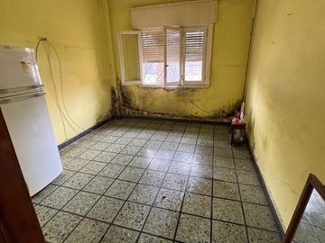 PH en Villa Martelli – ¡Oportunidad para reciclar, con Entrada Independiente!