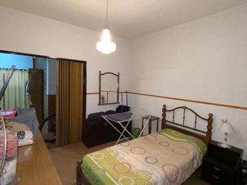 DOS CASAS EN PH - DEPTO AL FONDO - PISCINA Y TERRAZA