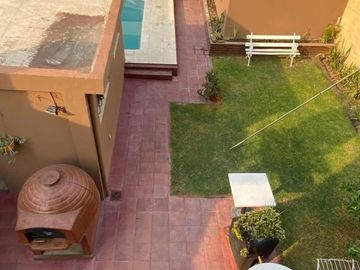 DOS CASAS EN PH - DEPTO AL FONDO - PISCINA Y TERRAZA