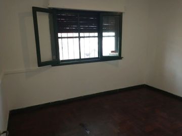 CASA EN ESQUINA CAÑADA DE GOMEZ Y PLUMERILLOS