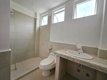 Venta de Casa Esquinera por Estrenar, de 3 dormitorios y amplio Patio - Urbanización Terranostra, Vía a La Costa