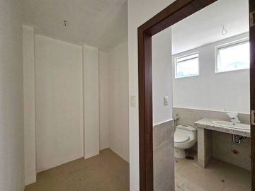 Venta de Casa Esquinera por Estrenar, de 3 dormitorios y amplio Patio - Urbanización Terranostra, Vía a La Costa