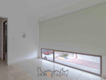 REESTRENA CASA EN EXLUSIVO ZIBATA