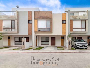 REESTRENA CASA EN EXLUSIVO ZIBATA