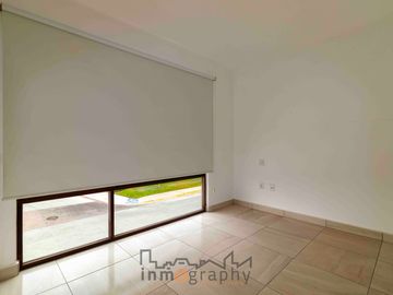 REESTRENA CASA EN EXLUSIVO ZIBATA