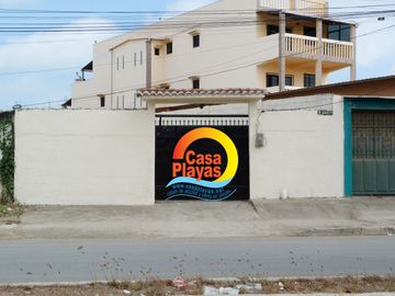 Vendo Casa en Playas Villamil, Av Sixto Chang, Vía a Karibao Engabao