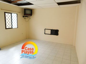 Vendo Casa en Playas Villamil, Av Sixto Chang, Vía a Karibao Engabao