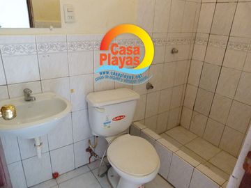 Vendo Casa en Playas Villamil, Av Sixto Chang, Vía a Karibao Engabao
