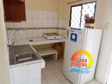 Vendo Casa en Playas Villamil, Av Sixto Chang, Vía a Karibao Engabao