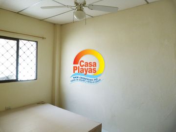 Vendo Casa en Playas Villamil, Av Sixto Chang, Vía a Karibao Engabao