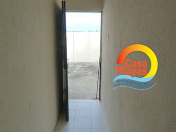 Vendo Casa en Playas Villamil, Av Sixto Chang, Vía a Karibao Engabao