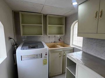 casa en venta súper bien ubicada en la calle larga sector san Blas huaynacapac
