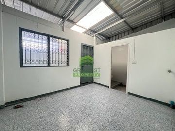 ขายทาวน์เฮ้าส์ 2 ชั้น ซอยพึ่งมี15 สุขุมวิท93 เนื้อที่ 30 ตร.ว ใหม่ ตกแต่งครบ ทำเลดี ใกล้ BTS บางจาก