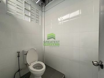 ขายทาวน์เฮ้าส์ 2 ชั้น ซอยพึ่งมี15 สุขุมวิท93 เนื้อที่ 30 ตร.ว ใหม่ ตกแต่งครบ ทำเลดี ใกล้ BTS บางจาก