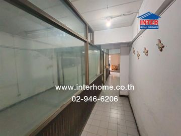Commercial building, 5 floors, 44 sq m, P. Thana Tower, Soi Lat Phrao 58/1, Lat Phrao Road, Wang Thonglang District, Bangkok