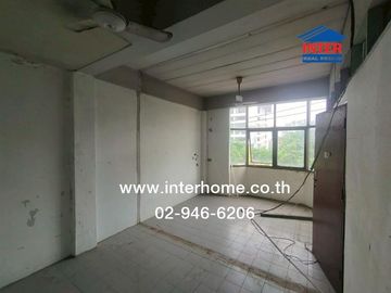 Commercial building, 5 floors, 44 sq m, P. Thana Tower, Soi Lat Phrao 58/1, Lat Phrao Road, Wang Thonglang District, Bangkok