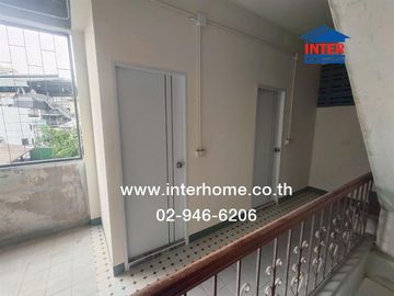 Commercial building, 5 floors, 44 sq m, P. Thana Tower, Soi Lat Phrao 58/1, Lat Phrao Road, Wang Thonglang District, Bangkok