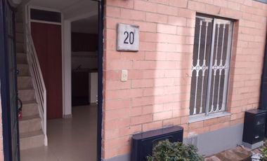 VENDEMOS CASA CANTALEJO