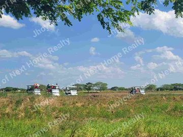 328sqm Lot For Sale near GOLF COURSE at Beverly Place Subdivision