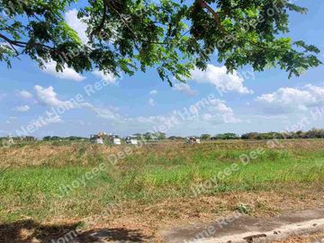 328sqm Lot For Sale near GOLF COURSE at Beverly Place Subdivision