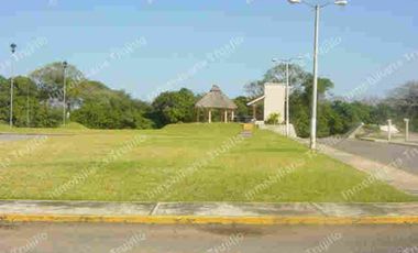 VENDO TERRENO EN PLAYA DE VACAS EN FRACCCIONAMIENTO PRIVADO