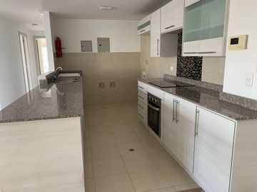 VENDO Departamento en   Av.  Orellana y  San Javier Quito , Ecuador.