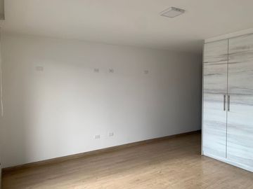 VENDO Departamento en   Av.  Orellana y  San Javier Quito , Ecuador.