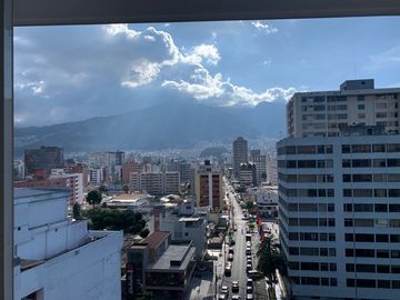 VENDO Departamento en   Av.  Orellana y  San Javier Quito , Ecuador.