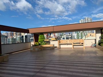 VENDO Departamento en   Av.  Orellana y  San Javier Quito , Ecuador.