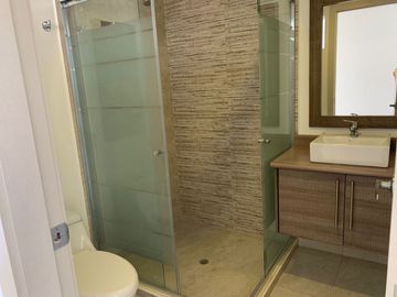 VENDO Departamento en   Av.  Orellana y  San Javier Quito , Ecuador.