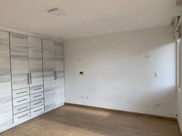 VENDO Departamento en   Av.  Orellana y  San Javier Quito , Ecuador.