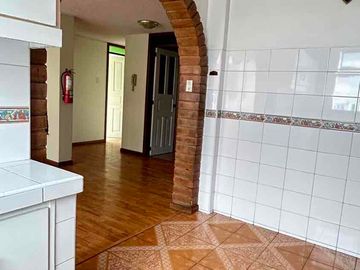 Vendo departamento 3 dormitorios, estudio, sector El Inca y 6 de diciembre