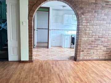 Vendo departamento 3 dormitorios, estudio, sector El Inca y 6 de diciembre