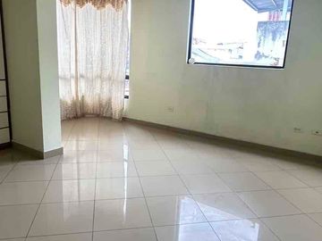 Vendo departamento 3 dormitorios, estudio, sector El Inca y 6 de diciembre