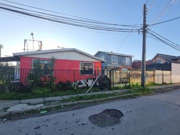 CASA AV MICHIMALONCO FRENTE AL SANTA ISABEL Y BANCO ITAU EXCELENTE UBICACION