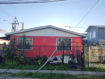 CASA AV MICHIMALONCO FRENTE AL SANTA ISABEL Y BANCO ITAU EXCELENTE UBICACION