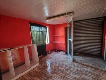 CASA AV MICHIMALONCO FRENTE AL SANTA ISABEL Y BANCO ITAU EXCELENTE UBICACION